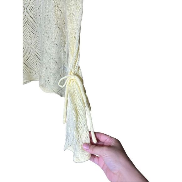 Honey & T Yellow Knit Bell Tie Sleeve Sweater Size Large - Picture 4 of 10